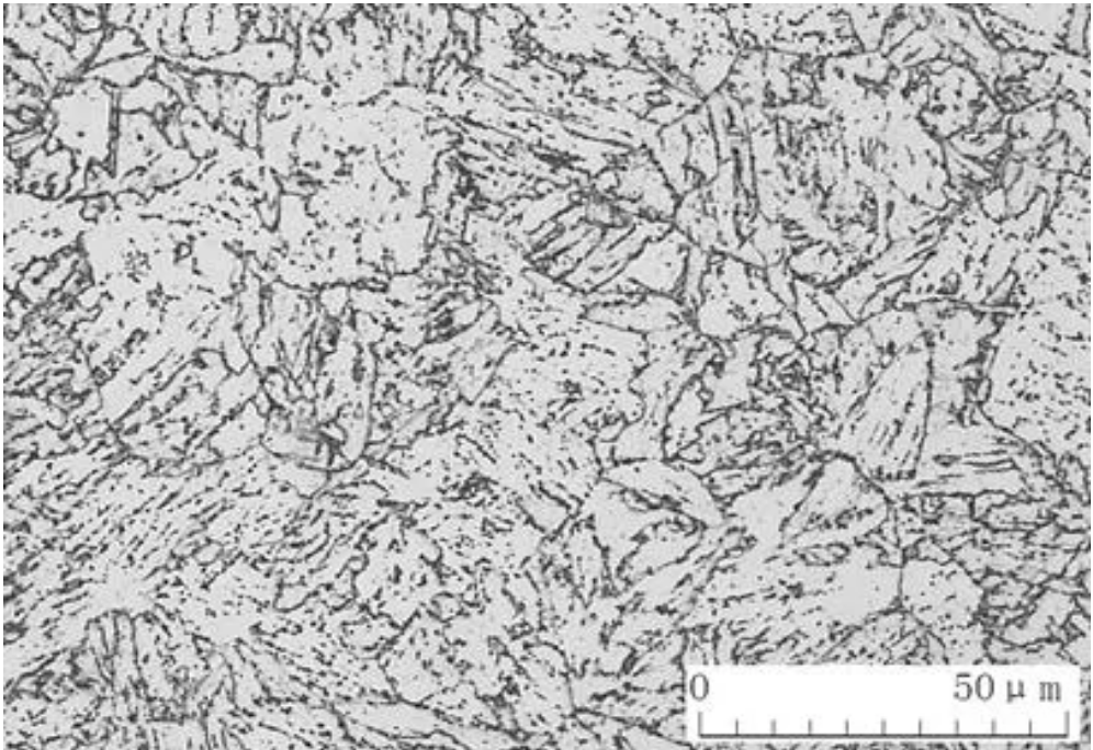  核电用钢的种类繁多，主要包括碳钢、不锈钢、合金钢、镍基材料等。  这些钢材在核电站中应用于各种设备和组件，例如反应堆壳体、压力容器、蒸汽发生器等。具体来说，有Mn-Ni-Mo系低合金高强度钢、A508-3、A533(B、D)、16MND5、18MND5、20MND5、SA533、20HR、20MnHR、16MnHR等。  此外，核电主管道通常采用18-8型奥氏体不锈钢，如316L不锈钢，而蒸汽发生器的U型传热管过去使用18-8不锈钢，目前已广泛采用Ni基合金，如690、800等。核级阀门用钢一般选用低碳或超低碳奥氏体型不锈钢，以确保良好的耐蚀性、抗辐照、抗冲击和抗晶间腐蚀特性。    核岛用金属材料概述 不同堆型，其结构和用途虽有所不同，但在实现核裂变反应和可控制的过程是相同的，都需要燃料元件、堆内构件、控制棒、反射层、冷却剂和慢化剂（快堆除外）以及包容他们的压力容器或压力管道等，因而需要各种各样的材料来制作相关部件，以实现核能向热能、热能向电能的安全、高效率的转化。  按照相关设备部件服役工况或使用功能的不同，核电设备可分为核一级、核二级、核三级和非核级。有核级要求的设备，一般即称其所用材料为核电关键材料。  核电常用的关键材料大体可分为碳钢、不锈钢和特殊合金；若进一步细分，则有碳（锰）钢、低合金钢、不锈钢、锆合金、钛铝合金和镍基合金等，按品种则有铸锻件、板、管、圆钢、焊材等等。  核反应堆的发展，从一开始就包括了材料的开发与优化，材料的发展决定了其发展情况。因为核电具有新的热传导条件及特殊的环境条件，如辐照或冷却剂腐蚀等，要求所用材料必须能适合于这些应用条件；强调材料的另一个原因，是核电站系统比常规电站有更高的安全要求。  由于我国目前主要是建造第二代成熟的1000MW压水堆核电站、通过技术引进并吸收国外先进技术以发展先进的第三代1000MW级压水堆核电站。因此，本讲义以压水堆核电站为例，对其不同设备的用材做一简单介绍。  在压水堆核岛中，主要设备除反应堆及压力容器外，还有蒸汽发生器、冷却剂主泵机组、稳压器及主管道等。由于这些部件在核岛内的位置、作用和工况不同，故材料的使用要求和环境条件也不尽相同，不同程度地存在辐照或酸腐蚀等；不仅要考虑常规的一些要求（如强度、韧性、焊接性能和冷热加工性能），而且须考虑辐照带来的组织、性能、尺寸等变化，如晶间腐蚀，应力腐蚀和低应力脆断、以及材料间的相容性、与介质的相容性，以及经济可行性等。  为便于从它们的服役特点中理解每个部件的功能、选择依据，下面将压水反应堆核岛内重要金属部件的工况、要求以及他们的所用材料体系简述如下。    1.1压水堆零/部件用金属材料  1.1.1包壳材料  包壳，是指装载燃料芯体的密封外壳。其作用是防止裂变产物逸散和避免燃料受冷却剂的腐蚀以及有效地导出热能，在长期运行的条件下不使放射性裂变产物逸出。  工况最为苛刻：内受裂变产物、外受冷却剂腐蚀和温度、压力的作用，并受到强烈的中子辐射和冷却剂的冲刷、振动以及内应力、热循环（开、停堆时）应力和燃料肿胀等作用。  因而，包壳材料应具有以下性能：热中子吸收截面小、感生放射性小、半衰期短；强度高、塑韧性好、抗腐蚀性强、对晶间腐蚀应力腐蚀和吸氢不敏感；热强性能、热稳定性和抗辐照性能好；导热率高、热膨胀系数小，与燃料和冷却剂相容好；易于加工、便于焊接和成本低。  适宜作为包壳的材料主要有：铝及铝合金、镁合金、锆合金和奥氏体不锈钢以及高密度热解碳。  在压水堆中，主要采用了锆合金，这是因为其热中子吸收截面小、导热率高、力学性能好，且有良好的加工性能以及与UO2较好的相容性，尤其对高温水、高温水蒸汽也有良好的抗腐蚀性和热强性。  1.1.2堆内构件材料  在压水堆中，除了反应堆压力容器和燃料组件及相关的组件以外的均为堆内构件，如压紧板、导向筒、吊篮、围板、流量分配板、上下栅格组件等。  作用有：支撑燃料组件及其精确定位、为控制棒及堆芯测量装置和辐照监督和提供支撑和导向、合理分配冷却剂流量和减少压力容器内表面的中子注量。  工作环境：面对活性区、受到冷却剂冲刷和高温、高压作用。  堆内构件用材应具强度高、塑韧性好、高温性能好，中子吸收截面和中子俘获截面以及感生放射性小，抗腐蚀性、抗辐照性能好并与冷却剂相容好，导热率高、热膨胀系数小，易于加工、便于焊接和成本低。  适合于压水堆内构件用材料主要为奥氏体不锈钢以及部分镍基合金。  1.1.3反应堆回路材料  压水反应堆的回路管道是维持和约束冷却剂循环流动的通道。  作用：封闭高温、高压和带强放射性冷却剂，对反应堆安全和正常运行起保障作用。  回路管道用材应具备如下性能：抗应力腐蚀、晶间腐蚀和均匀腐蚀的能力强，基体组织稳定、夹杂物少、具有足够强度、塑性和热强性能，铸造和焊接性能好、生产工艺成熟，成本低、有类似的使用经验，Co含量尽量低。  适合于压水堆内构件用材料主要为奥氏体不锈钢。  1.1.4反应堆压力容器材料  反应堆压力容器是装载堆芯、支撑堆内所有构件和容纳一回路冷却剂并维持其压力的堆本体承压壳体。  它是由上、下封头和筒体组成；它与一回路管道共同组成冷却剂压力边界；还具有密封放射性、阻止裂变产物逸散的功能。  对反应堆压力容器用材要求：强度高、塑韧性好、抗辐照性能和抗腐蚀性强、与冷却剂相容好；纯净度高、偏析和夹杂物少、晶粒细小、组织稳定；易于进行冷热加工（包括焊接和淬透性好）；成本低、高温高压下使用经验丰富。  反应堆压力容器，目前国内外广泛采用的是A508Ⅲ（Gr.3Cl.1）、16MND5，内壁堆焊不锈钢。  1.1.5蒸汽发生器材料  蒸汽发生器是压水反应堆一回路的热能传递给二回路介质以产生蒸汽的热交换设备，它采用带汽水分离器的饱和蒸汽。一般为管壳式，主要由筒体、管板、水室、汽水分离器及外壳容器、传热管等部件组成。  蒸汽发生器传热管为压水堆核电站中的核心部件，起着一、二回路的能量交换和一回路压力边界完整性起着重要的作用。传热管在特定结构和介质条件下，承受高温、高压和管子内外的压差以及腐蚀、水力振动等工况的作用，容易造成各种类型的腐蚀损伤和应力腐蚀破坏。  传热管应具有：热强性、热稳定性和焊接性好；基体组织稳定、导热率高、热膨胀系数小；抗均匀腐蚀和局部腐蚀能力强；具有足够的塑性和韧性，以适应弯管、胀管的加工和抗振动。  蒸汽发生器的筒体与管板一般采用与反应堆压力容器相同或相近的材料，如A508Ⅲ（Gr.3Cl.1）、18MND5其它一些部件如分离器则采用碳（锰）钢或低合金钢等。    1.2用材体系  在国际上核电运作建设上，有美国ASME体系(通用和西屋)、俄罗斯（石墨慢化反应堆和俄罗斯压水堆）体系、法国RCC-M（压水堆）体系、加拿大CANDU（重水铀反应堆）体系和德国KTA体系等。不同体系的压水堆中所用关键材料有所不同、但相对还是比较接近。下面表1.1为不同主要核电国家体系用材情况。  目前，我国的核电材料标准体系并未完全建立（正逐渐建立之中），主要采用了引进技术中所列的一些国外牌号材料，如表1.1中所列的RCC-M、ASME等体系材料。  表1.1 各主要核电国家压水堆用材体系  1713587419156.png    1.3核电用材标准体系  目前在我国的压水堆体系用材中，主要有美国ASME、法国RCC-M体系的材料。  1.3.1 RCC-M与ASME规范  RCC-M借鉴了美国ASME规范第Ⅲ卷中NB、NC、ND、NG和NF各分卷的有关内容，在结构上也做了巧妙对应，在章节的数字标识体系上采用了类似结构，章节下的内容也相近。而AP1000则采用ASME用材体系，下面表1.2给出了是RCC-M与ASME对比表。  表1.2 RCC-M与ASME对比表  1713587557962.png  1.3.2欧洲标准用材表述  RCC-M引用了不少欧洲标准的材料，如EN10025等。而欧洲标准体系中，EN 10020（钢的等级定义及划分）、EN 10027-1（钢的命名体系 第一部分：钢名，主要符号）、EN 10027-2（钢的命名体系 第二部分：钢号）对各种钢进行了分类表述。  但最新的“EN10025-2：2004”与我国目前正使用的“EN10025：1990+A1：1993”有一定差异，主要在于钢的符号表述和保证性能描述上，见表1.3。  表1.3新旧EN10025-2牌号表示对比  1713587649568.png  本讲义所涉及的钢种有：P355GH、P265GH、P280GH、S235J0/S275J0/S355J0，分别列于EN10028-2、10222-2、10025-2等标准中。  其中：  P指承压件用钢、后面XXX三个数字指（小尺寸材料的）最小屈服强度，GH指高温用途。  S则指结构钢，后面所接XXX数字则是指（小尺寸材料的）最小屈服强度，J、K、L分别指有冲击功质量要求。       碳（锰）钢 这类材料为碳锰钢种，主要采用了欧洲标准的一些材料，如P355GH、P265GH、P280GH、S235J0/S275J0/S355J0等。  2.1 简介  均为欧洲（EN）标准中的碳（锰）钢，有不同的型式产品，如板、管、锻件、型材。  RCC-M的M篇中引用了这些材料，但强调了除了满足EN标准的要求外，还须符合RCC-M的M相应规范中的补充要求。  在我国的锅炉、容器或用钢标准（GB713-2008）和结构件用钢标准（GB700-2006、GB/T1591-2008）等标准中有对应或相近的材料。  2.1.1 P355GH  系EN10028-2（压力用途用钢板 第二部分：具有规定高温特性的合金钢和非合金钢）标准中的钢号，RCC-M中的M1131（钢板）、M1132（冲压件）将其列入。  RCC-M提出的补充技术要求主要有：  1）热处理规定为正火，或淬火+回火；  2）对P、S有严格限制；  3）根据技术规格书和设备级别不同，规定了短时高温强度、-20℃或-40℃冲击功；  4）室温弯曲试验；  5）超声波检查（3级设备用钢板除外）。  该钢具有良好的综合力学性能，其在500℃以下的高温力学性能优于碳钢，还具有良好的可焊性以及冷热加工等工艺性能。  相近牌号有中国的GB713-2008中的Q345R（原GB713-1997中的19Mng、16Mng）、美国的SA299、日本的SB49和俄罗斯的16гс等。  2.1.2 P265GH  此钢种也系EN10028-2（压力用途用钢板 第二部分：具有规定高温特性的合金钢和非合金钢）标准和EN10216-2（压力用途用钢管 第二部分：具有规定高温特性的合金钢和非合金钢）中的钢号，但Mn含量要比P355GH的要低一些。RCC-M中的M1131（钢板）、M1132（冲压件）将其列入。  RCC-M提出的补充技术要求主要有：  1）热处理规定为正火，或淬火+回火；  2）对P、S有严格限制；  3）根据技术规格书和设备级别不同，规定了短时高温强度、-20℃或-40℃的冲击功；4）室温弯曲试验；  5）超声波检查（3级设备用钢板除外）。  该钢具有良好的综合力学性能，具有良好的可焊性以及冷热加工等工艺性能。  此钢种与GB713-2008中的Q245R相近，也与我国“核电站用无缝钢管 第1部分碳素钢无缝钢管”中的HD245、HD245Cr、HD265、HD265Cr类似。  2.1.3 P280GH  系EN10222-2（压力用途用钢制锻件 第二部分：具有高温特性的铁素体和马氏体钢）标准中的钢号，Mn含量介于P355GH与P265GH之间；RCC-M中的M1124（模锻弯头）、1125（轧/锻件）、1144、1152（管）将其列入（对其成分和性能进行了一定调整）。  RCC-M调整的内容有：  1）成分进行了小的调整；  2）明确了锻造比；  3）细化了热处理；  4）明确规定了短时高温屈服与抗拉强度、0℃的冲击功；  5）模拟热处理后的性能试验；  6）表面（目视）与内部质量检查（UT）。  与国内JB4726（压力容器用碳素钢和低合金钢锻件）标准中的16Mn类似，从成分性能上看，也与我国“核电站用无缝钢管 第1部分 碳素钢无缝钢管”中的HD280、HD280Cr类似。  2.1.4 S235J0/275J0/S355J0  系EN10025-2：2004（热轧结构钢制品 第二部分：非合金结构钢的交货技术条件）标准中的钢号，有各种产品型式（空心材除外）。  在法国RCC-M的M1134中引用了这种材料。  RCC-M提出的补充技术要求主要有：  1）须选用NF EN10025标准中规定的FN（镇静钢）、FF （完全镇静钢）脱氧型牌号；若用于吊杆则须选用质量级别为J2和K2；  2）对J2、K2级别，应进行特殊检查，并提供3.1.B（EN 10204）的验收证书，若是钢板，应以正火态供货；  3）钢板的表面（目视）与内部质量检查（UT，与级别、厚度有关）。  S235J0/275J0分别与GB/T700-2006的Q235C、Q275C接近，而S355J0与GB/T1591-2008中的Q345C接近。    2.2 用途  2.1.1 P355GH  在常规产品上，它主要用于制作锅炉、石油化工设备中的高压容器和其它焊接结构件，如反应器、换热器、分离器、球罐、油气罐、液化汽罐等。  在核电设备中，主要是1、2、3级设备用、而又未在专用零件采购技术规范上规定的碳钢钢板，以制造某些二级设备壳体及容器内结构件，如硼注射器中的上、下封头，筒体等。  2.1.2 P265GH  在常规产品上，钢板主要用于制作锅炉、石油化工设备中的高压容器和其它焊接结构件，如反应器、换热器、分离器、球罐、油气罐、液化汽罐等。  在核电设备中，也主要用于1、2、3级设备用、而又未在专用零件采购技术规范上规定的碳钢钢板，以制造某些二级设备壳体及容器内结构件，如硼注射器中的裙座筒体、稳压器中的电极板、蒸汽发生器的板式分离器。  2.1.3 P280GH  此钢锻件在国内应用不多，但根据其与16Mn锻件相近的性能特点，其用途应与其相同，如管壳式换热器碳钢管板、法兰等。  在核电部件中主要用作为蒸汽发生器主蒸汽系统、给水控流系统、辅助给水系统的轧制管件或锻制管件（M1124），或蒸汽发生器主蒸汽系统的锻造或模锻弯头。  2.1.4 S235J0/275J0/S355J0  在常规产品上，它主要用于重要程度并不高的一些结构件。  在核电设备中，也主要用于通用结构用的、而又未在专用零件采购技术规范上规定的、有一定质量要求的S1、S2钢板梁和商品级棒材等。如各种重型支撑、锚固件、反应堆压力容器顶盖总装的附件，如法兰、筒节、筋板等。    2.3 技术要求  2.3.1化学成分  表2.1是此这些钢种的化学成分。  1713585538723.png  *1：Cr+Cu+Mo+Ni≤0.70, Alt≥0.02;  *2:Cu+Sni≤0.33; *3：Cr+Cu+Mo≤0.50  （图片中文字偏小，请点击放大查看）    2.3.2组织  在热轧或正火态均为铁素体+珠光体；但在淬火态时，除铁素体+珠光体外，有可能出现全部或部分马氏体或贝氏体类的组织（与冷却速度有关）。典型金相组织见图1。     1713585609713.png  P265GH典型组织，正火：F+P   500X          1713585643935.png  P265GH典型组织，淬火：B+M+F 500X  图1 碳锰钢不同状态的典型组织  2.3.3性能  表2.2是材料的各种性能要求。  表2.2 碳（锰）钢的的性能  1713585817526.png    2.4 热处理  表2.3是各材料的基本热处理情况。  表2.3 碳（锰）钢的的交货状态  1713585923536.png    锰镍钼类低合金钢 铁素体钢的价格便宜、通过热处理能够得到需要的低温和高温力学性能、且物理性能较为理想，可加工制造特大、特厚型部件；为防止高温冷却剂的腐蚀，在表面上可以堆焊耐腐蚀的奥氏体不锈钢。反应堆压力容器、蒸汽发生器、稳压器、主冷却泵泵壳等即是用此这类钢制造。  主要钢种有：法国RCC-M中的16MND5、18MND5，美国ASME中的 SA-302GrC、SA-533B、SA-508Ⅲ（Gr.3Cl.1）、SA-541Gr.3，德国VDTÜV384中的13MnNiMo5-4等。  3.1 简介  这类含Mn、Ni、Mo（Nb）的低合金钢，分别列于美国的ASME规范中的SA-302M、SA-533M（钢板），SA-508M、SA-541M（锻件）。与法国RCC-M中的相关M规范有对应或接近的材料。而德国技术监督协会材料公报VDTÜV384中的13MnNiMo5-4系锅炉及压力容器专用钢板。  除了德国的13MnNiMo5-4外，其余材料在我国压力容器用钢的标准系列中尚无直接对应的牌号，仅GB/T15443-95标准（压水堆压力容器选材原则与基本要求）中引用了这些材料。  3.1.1 16MND5、18MND5  这是法国RCC-M体系中的材料，其中M2111-M2117、M2119、M2131涉及到的为16MND5锻件，M2141、M2142为16MND5厚钢板及锻制封头，M2121-M2122为16MND5厚钢板及压制封头，M2125-M2128则为18MND5钢板及压制封头、M2133-M2134为18MND5锻件等。  这两种材料化学成分要求基本相同，18MND5的强度上略高（这是对成分、热处理如淬火或回火参数进行控制而有意造成）。由于Mn、Ni、Mo在钢中的作用，具有较好的淬透性、高温性能和低回火脆性特征。  在我国压力容器用钢的标准系列中未有明确对应的牌号，只在GB/T 15443-95标准的附录中引用了相关标准的材料。  3.1.2 SA-302 Gr.C、SA-533B、SA-508Ⅲ（Gr.3Cl.1）、SA-541 Gr.3  这几种材料系美国ASME体系的材料，与上述的16MND5、18MND5接近，材料型式同样有钢板、锻件，分别列于美国的ASME中的SA-302Gr.C、SA-533B（钢板）或SA-508Ⅲ（Gr.3Cl.1）、SA-541 Gr.3（锻件）等规范。  3.1.3 13MnNiMo5-4  系德国六十年代研制成功的可焊贝氏体型耐热结构钢，为非列标钢种，是一种添加有镍、铬、钼和微量铌（铌起细化晶粒并强化的作用）的细晶粒低合金钢。该钢有较好的综合力学性能，有较高的高温屈服点和对裂纹不敏感的特性，良好的焊接性能和工艺性能。  国内GB713-2008标准中的13MnNiMoR为对应钢种。    3.2 用途  16MND5、18MND5是法式压水堆核岛设备的最为重要受压部件材料，应用于反应堆压力容器和蒸汽发生器等部件，如反应堆压力容器整体顶盖（或顶盖+顶盖法兰）、法兰、筒体、过渡环、接管等；蒸汽发生器上封头、下封头、管板、筒节、一二次侧人孔；稳压器筒节、冷却泵主法兰等。  ASME对应材料的用途与16MND5、18MND5用途类似。  13MnNiMo5-4则主要用于工作温度不超过400℃的各种焊接件，如锅筒、压力容器或封头等构件。    3.3 技术要求  3.3.1化学成分  表3.1给出示例规范数据。  1713585975515.png  （图片中文字偏小，请点击放大查看）    3.3.2组织  基体组织应为全回火贝氏体（见图2）；当淬火的冷却速度不足时，将会出现铁素体+珠光体，对提高强度和韧性极为不利。  1713586013758.png  淬火+回火：回火B  图2 16MND5钢的典型组织  3.3.3性能  表3.2是材料的各种性能要求。  表3.2低合金钢的力学性能  1713586365329.png  3.4热处理  表3.3是各材料的基本热处理情况。  表3.3 低合金钢的交货状态  1713586431675.png   奥氏体不锈钢 在反应堆中主要采用奥氏体不锈钢，原因在于：1）马氏体不锈钢虽强度高、但因铬量低致使其耐蚀性较差，而高铬铁素体不锈钢虽耐蚀性较马氏体钢强、但却比奥氏体不锈钢脆性大、且不能用热处理方式进行强化，双相不锈钢综合了铁素体和马氏体不锈钢的特点、却仍有铁素体不锈钢的三种脆性（475℃脆性、σ相脆性与高温脆性）和耐热性能、加工性能较差的特点；2）马氏体不锈钢（不预热而焊接、和不焊后热处理可能产生冷裂与延迟裂纹）一般不用作焊接件，而高铬铁素体不锈钢焊接易引起热影响区晶粒长大使韧性降低、也须预热与焊后热处理、加之其三种脆性对对安全也有威胁，奥氏体不锈钢虽进行去应力处理，但为了防止敏化而增加腐蚀倾向、一般不用预热和焊后热处理，因而主回路管道多采用奥氏体不锈钢以便于现场焊接；3）奥氏体不锈钢的辐照敏感性较低；4）虽奥氏体不锈钢并不能通过热处理而强化，但其塑性高、屈强比小、加工硬化率大，通过冷加工也可提高其强度。  因而，在反应堆系统中优先选用奥氏体不锈钢种，这里主要有有美国ASME中的316L/304L，法国RCC-M中控氮Z2CND18-12、Z2CN19-10，德国的X6CrNiNb1810、G-X5 CrNiNb189等。本讲义仅介绍前面两种。  4.1 简介  这类钢材为含Cr、Ni（Mo）的奥氏体不锈钢，在不同的标准中有各种类型的型式产品，有管、板、圆钢、锻件等。在我国GB/T 20878-2007标准中有相近材料。  4.1.1 316L/304L  316L/304L系ASME牌号，分别列于美国的ASME中的SA-213（钢管）、SA-240（钢板）、SA-479（圆钢）、SA-182（锻件）等。  与法国RCC-M中的M3300系列规范中的控氮的Z2CND18-12/ Z2CN19-10接近。中国的GB/T 20878-2007中的022Cr19Ni10（对应于304L，旧牌号为00Cr19Ni10），022 Cr17Ni12Mo2（对应于316L，旧牌号为00Cr17Ni14Mo2）。  4.1.2控氮Z2CN19-10/Z2CND18-12  系法国RCC-M中的M3300系列规范中的控氮Z2CN19-10、控氮Z2CND18-12牌号，分别列于M3301（锻件冲压件）、M3303/3304/3305（钢管）、M3306（锻轧件半成品棒材）、M3307/3312/3314/3315（钢板/冲压件/焊接管）、M3313（锻造模压弯头）等。产品型式同样有管、板、圆钢、锻件等。    4.2 用途  常规用途为，主要用于石油化工或容器用的板、管子、管件、管道等。  在核电压水堆核电站中，不锈钢为堆芯结构、堆内构件、一回路冷却循环系统的主要品种，如反应堆压力容器中的CRDM管座法兰、蒸汽发生器一次侧管嘴安全端、安注箱的上下封头、稳压器中的波动管接管嘴安全端等。    4.3技术要求  4.3.1化学成分  表4.1是这些钢种的化学成分。因涉及的相关规范较多，仅给出示例规范数据。  1713586519293.png  （图片中文字偏小，请点击放大查看）  4.3.2组织  由于这些钢种均为奥氏体不锈钢，一般说来，其基体均为奥氏体组织，当然也存在少量的第二相，见图3。    1713586548577.png  固溶状态：A  图3 316L奥氏体不锈钢的典型组织  4.3.3性能  表4.2是材料的各种性能要求。  表4.2核电用不锈钢力学性能  1713586647799.png    4.4热处理  表4.3是各材料的基本热处理情况。  表4.3 核电用不锈钢的交货状态  1713586718121.png  注：若是弯管，则视弯曲半径，应考虑是否进行去应力处理。      镍（铁）基合金 高温下能承受一定应力并具有一定抗氧化性、耐腐蚀且合金含量超过50%的金属材料即称为高温合金。其中以高温强度为主兼具耐蚀性的称为耐热高温合金；而以耐蚀为主而兼有一定高温强度的，则称为耐蚀合金。  虽然奥氏体不锈钢具有较高的热强性、良好的抗氧化、抗腐蚀能力，而且焊接和冷、热加工性能也比较好，但因其对应力腐蚀比较敏感，所以堆内承受载荷的部件和蒸汽发生器传热管，现在一般都避免采用18-8不锈钢，而选用各种性能均优于不锈钢、且对应力腐蚀不敏感的镍基合金或铁镍基高温合金。  这类合金材料，有Inconl-600 (NC15Fe) 、Inconl-690 （NC30Fe）、改良Incoloy-800等，下面就对这几种镍基合金做一简单介绍。  5.1 简介  三种均为高温合金，有管、杆、棒、丝、板等类，列于美国的ASMESB-163、166、167、168，RCC-M的M4100系列以及德国的KTA 3201.1规范。  在ASME中，Inconl-600、Inconl-690名称分别为Alloy N06600与Alloy N06690，其中管子列于美国的 SB-163中的冷凝器和热交换器管，与法国RCC-M中的M4101（名称为NC15Fe）（1993年版）、4105（名称为NC30Fe）分别对应。  5.1.1Inconel-600(NC15Fe/0Cr15Ni75Fe10)  是最早发展起来的镍基高温合金，是燃汽轮机叶片和涡轮喷气发动机燃烧室早期使用的材料，其特点是镍基奥氏体基体组织在高温下比较稳定；有较好的抗氧化性能，较高强度，对应力腐蚀不敏感，因而广泛用于压水堆传热管代替早期应用的18-8奥氏体型不锈钢。  但此合金中的镍太高（达75%），使碳在固溶体中的溶解度减小，从而对晶间应力腐蚀比较敏感。在715℃经12小时进行特殊的时效处理、并改用全挥发处理二回路水后，应用性能得到一定改善。但国际上仍进一步开发了800（mod）和690合金。  5.1.2 Inconel-690（NC30Fe/0Cr30Ni60Fe10）  是在600合金基础上改良而成的。主要针对600合金中的镍太高（达75%）、使碳在固溶体中的溶解度减小、从而对晶间应力腐蚀比较敏感的不足，而将其镍和碳分别降低到60%和0.04%，并将铬升高到30%，以达到改善上述缺点的目的。这种成分配比，大大提高了其耐晶间腐蚀、氯化物应力腐蚀和苛性碱应力腐蚀的能力。  5.1.3改良Incoloy-800（0Cr20Ni32FeAlTi）  也是作为高温应用的耐蚀合金发展而成的，但与前二种镍基合金有所不同，其为铁镍合金：A）含Cr量为20-23%高于600合金的的14-17%，抗氧化能力更强；B）其Ni量为30%左右，正好处于对晶间和穿晶应力腐蚀并不敏感的区域。其成分配比较为理想。由于其Ni、C分别为30%、0.05%，低于600合金的75%、0.08%，因此前者的抗晶间腐蚀和抗晶间应力腐蚀能力优于后者，但Ni量低会导致抗苛性钠的应力腐蚀能力下降，因而800合金的抗苛性钠的应力腐蚀能力低于600和690合金。    5.2 用途  现同为现役压水堆核电站的蒸汽发生器传热管的主要材料。  5.2.1Inconel-600(NC15Fe/0Cr15Ni75Fe10)  但现在有减少使用的趋势，包括压水堆核电站蒸汽发生器用管的更换已经不再采用。如过去15年，美国B&W公司已经用690合金管更换了42台蒸汽发生器的传热管。  5.2.2 Inconel-690（NC30Fe）//0Cr30Ni60Fe10)  自上世纪九十年代以来，由于690合金是继600、800合金之后发展起来的合金，成分配比更为合理，因此美国、法国已将其作为新建设的现代压水堆核电站蒸汽发生器“U”管束材料的更优选择，当然在其它部件中也有使用。  在反应堆压力容器中，使用690材料有CRDM套管、M支撑、穿透管、排放管套管、导向管，蒸汽发生器中使用的则有锁紧板、螺母、限制器、分隔板、分隔板短节、管束、管束塞头、管箱封头排污套管、一次侧人孔排污套管等。  5.2.3 Incoloy-800（0Cr20Ni32FeAlTi）  德国西门子/KWU反应堆使用改良800合金。其它的也有使用，加拿大安大略省Bruce动力公司的BruceA核电站就将使用800合金管更换早期24台120t蒸发器中的传热管。    5.3 技术要求  5.3.1化学成分  表5.1是此三种材料的化学成分。  1713586778453.png    5.3.2组织  这些材料的基体均为奥氏体组织，当然也存在少量的第二相，示例见图4。   1713586805640.png  图4 690合金的典型组织   5.3.3性能  表5.2是此600和690两种材料的性能。                                                   表5.2 蒸汽发生器用镍基合金的性能  1713586875109.png  注：RCC-M 2000和2007中,M4101已未再列出，M4101数据引自1993版。    5.4热处理  表5.3是各材料的基本热处理情况。  表5.3 核电用不锈钢的交货状态  1713586931420.png  注：RCC-M 2000和2007中,M4101已未再列出，M4101数据引自1993版。    致谢：  本讲义编制，得到了东方锅炉毛世勇、杨金炳、于明明、曾辉、郭宏川、刘卫东，东方重机方海珠协助，特此致谢！   本讲义引用参考资料如下：  弗罗斯特. 核材料(第II部分). 见:卡恩，哈森，克雷默. 材料科学与技术丛书.北京科学出版社,1999  杨文斗. 核反应堆材料学. 北京: 原子能出版社,2000.12  汤紫德. 核电在中国. 南京: 江苏人民出版社. 2007  曾荣昌等. 材料的腐蚀与防扩. 北京: 化学工业出版社. 2006  曾祥东等. 大型铸锻件文集. 核电设备部件及重型压力容器专辑.德阳: 中国重型机械大型铸锻件行业协会.2005  张晓东等. 核能及新能源发电技术. 北京: 中国电力出版社. 2008