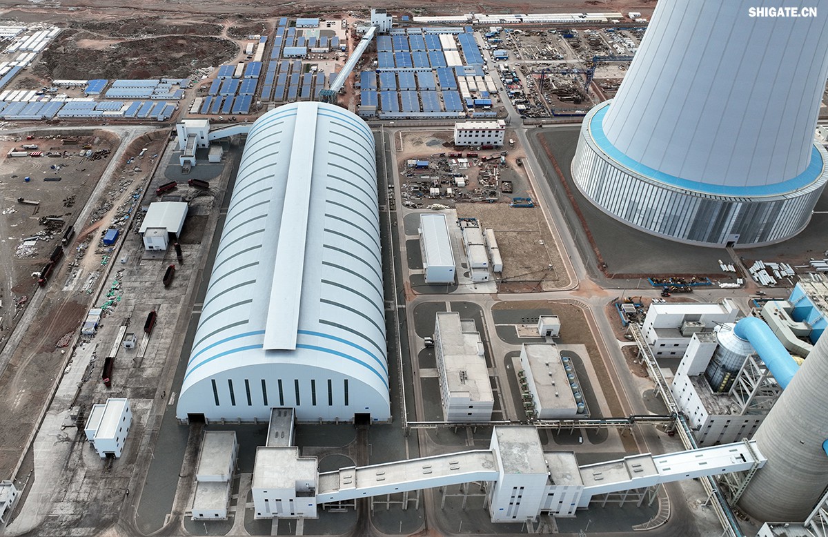 9月4日，我国“沙戈荒”新能源外送基地——新疆华电哈密2×100万千瓦煤电项目建成投产，经过为期半个多月试运行，状况良好。在该项目建设过程中，河钢集团舞钢公司容器钢板替代进口，独家用于项目所需国内首批100万千瓦高效超超临界纯燃新疆高碱煤锅炉等核心设备的制作，为国家重点新能源项目建设作出突出贡献。